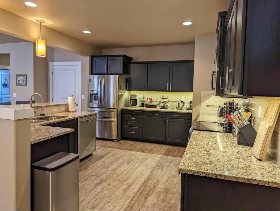 Spacious 3-Bedroom Home With Outdoor Space Eugene Exterior photo