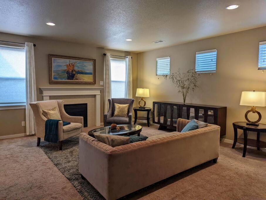 Spacious 3-Bedroom Home With Outdoor Space Eugene Exterior photo
