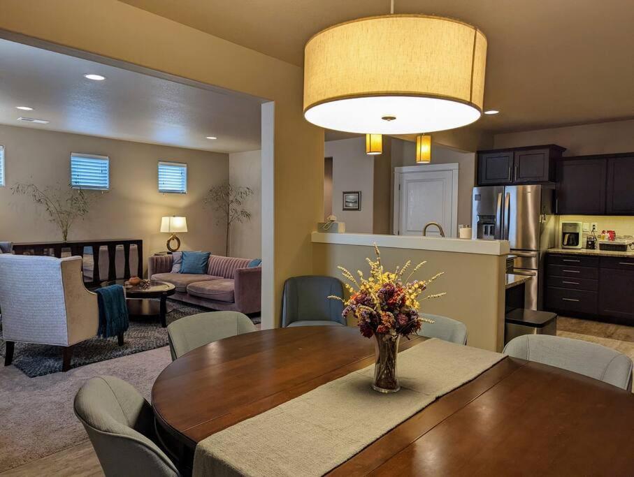 Spacious 3-Bedroom Home With Outdoor Space Eugene Exterior photo